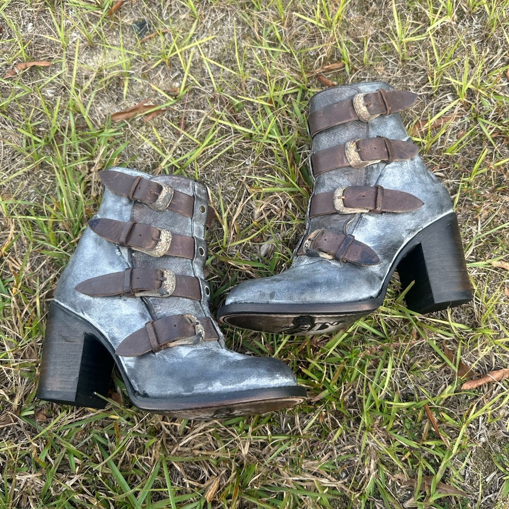 Freebird by Steven Bates Boots NWOT